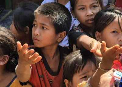 Begging kids LAos